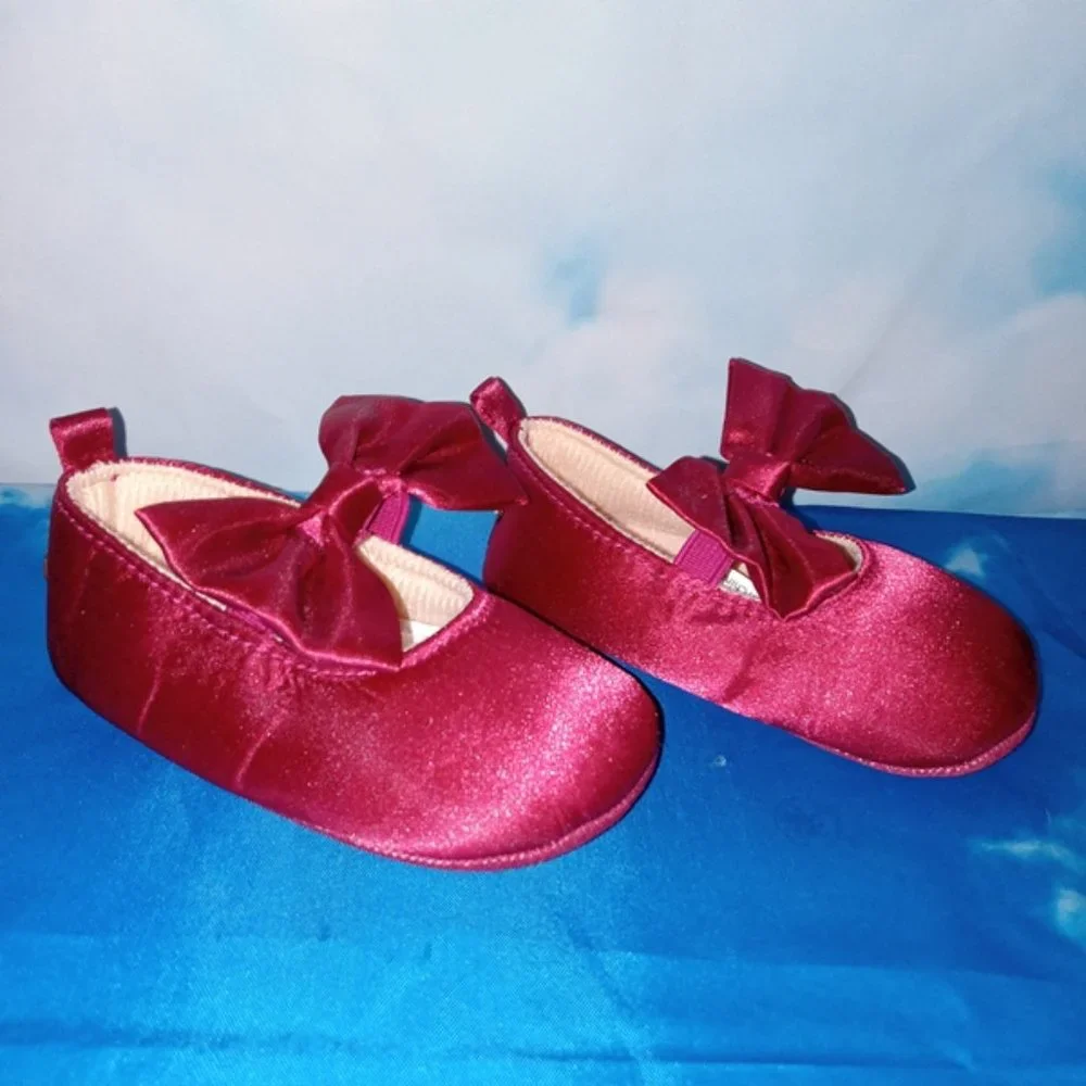New Baby Bow Burgundy Shoes Isaac Mizrahi New York Size 3 (9 to 12 months)